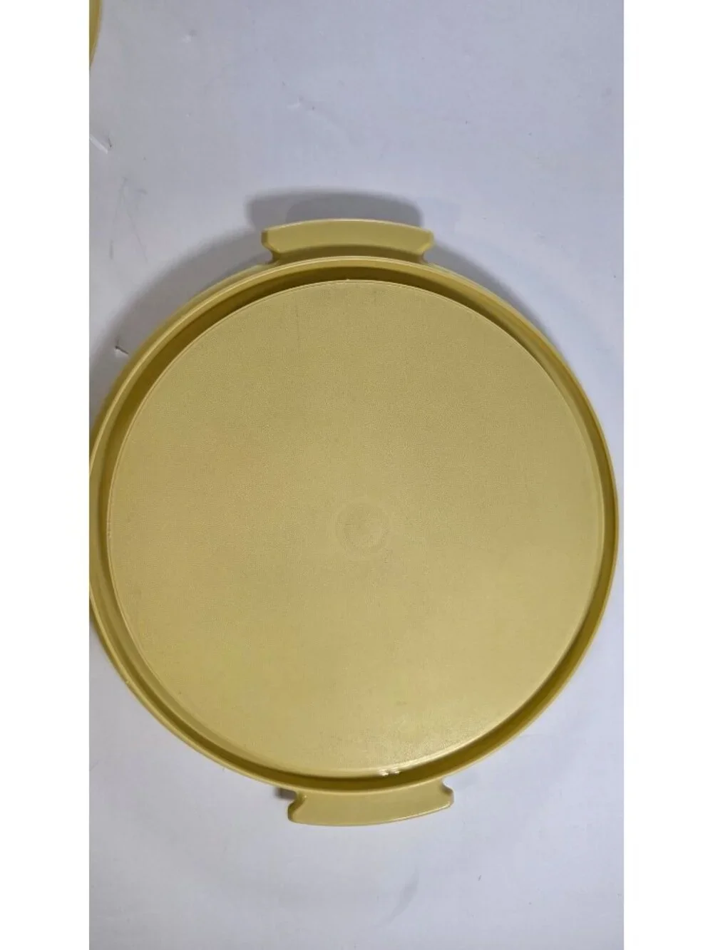 VINTAGE 70'S  TUPPERWARE CAKE CARRIER TAKER SUNBURST YELLOW 684-5 DOME